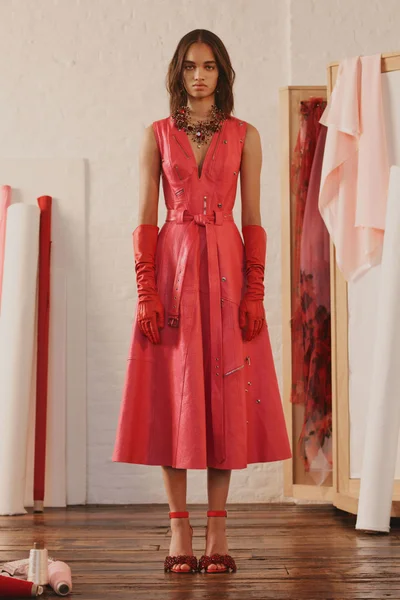 Look 10